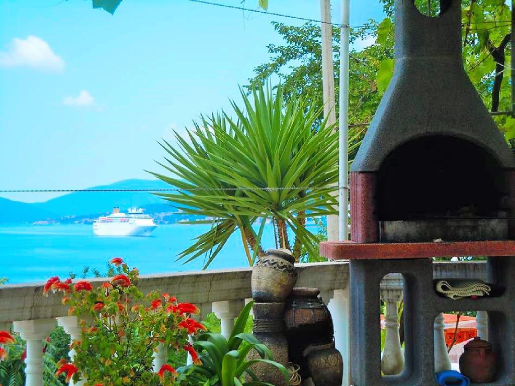 Villa Lastva Apartments Tivat Ngoại thất bức ảnh