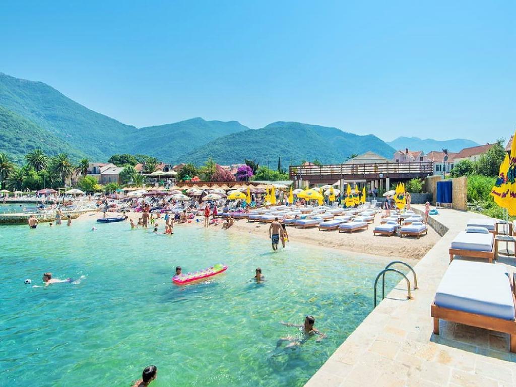 Villa Lastva Apartments Tivat Ngoại thất bức ảnh